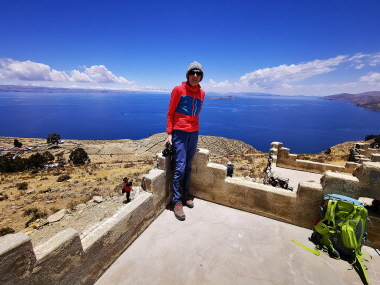Imposante weite des 180 km langen Titicacasees